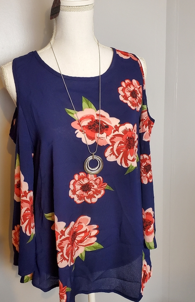 New sz large cold shoulder top